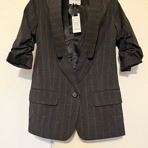 BB Dakota Mid Sleeve NWT Blazer